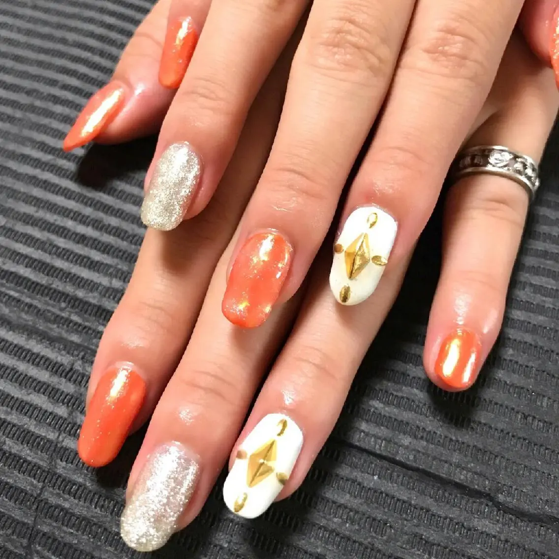 ネイル オーロラネイル ミラーネイル モチの良さ◉ フィルインネイル♡のネイルデザイン