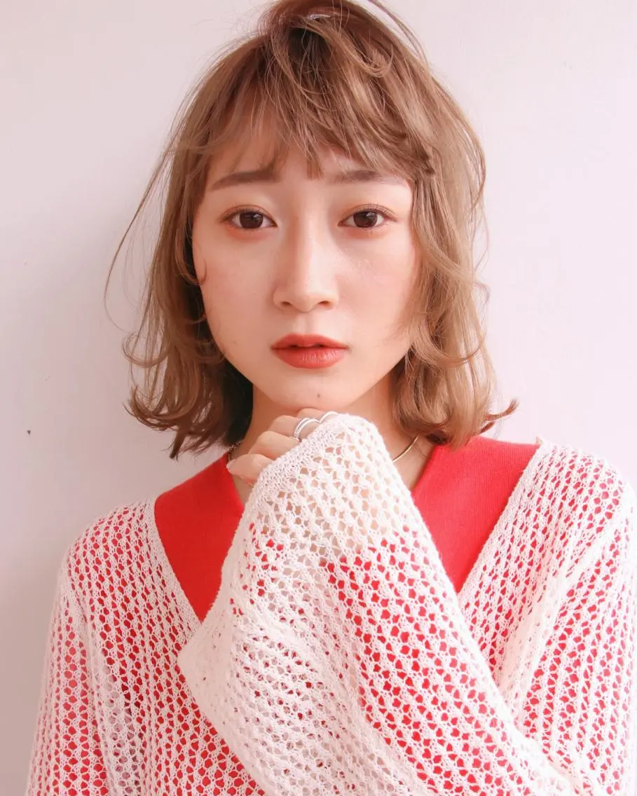 《ロング​〜​ミディアム・ボブ》カット&透明感ヘアカラー&内部補修トリートメントの写真