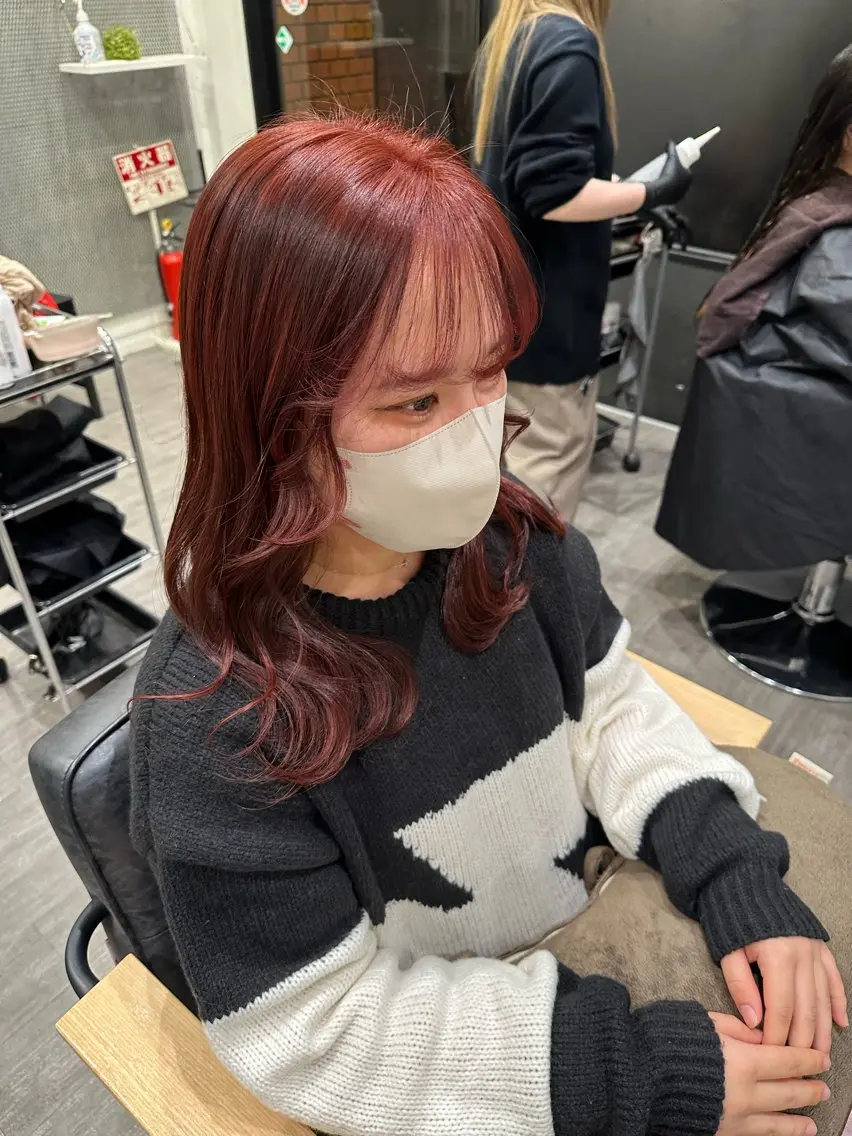 セミロング カラー ブリーチ ダブルカラー ブリーチなしカラー レッドカラー ヘアカラー トリートメント 艶髪レイヤー上田 紗也🇰🇷💗のヘアスタイル
