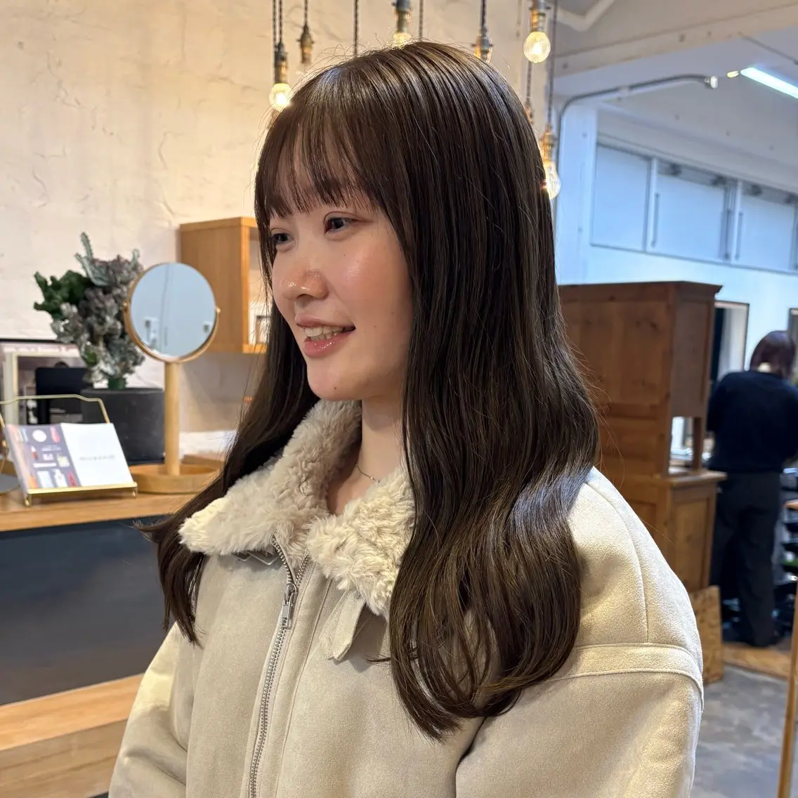 ロング カラー ベージュカラー 透明感カラー イルミナカラー オリーブベージュ mina / 透明感ベージュカラーのヘアスタイル