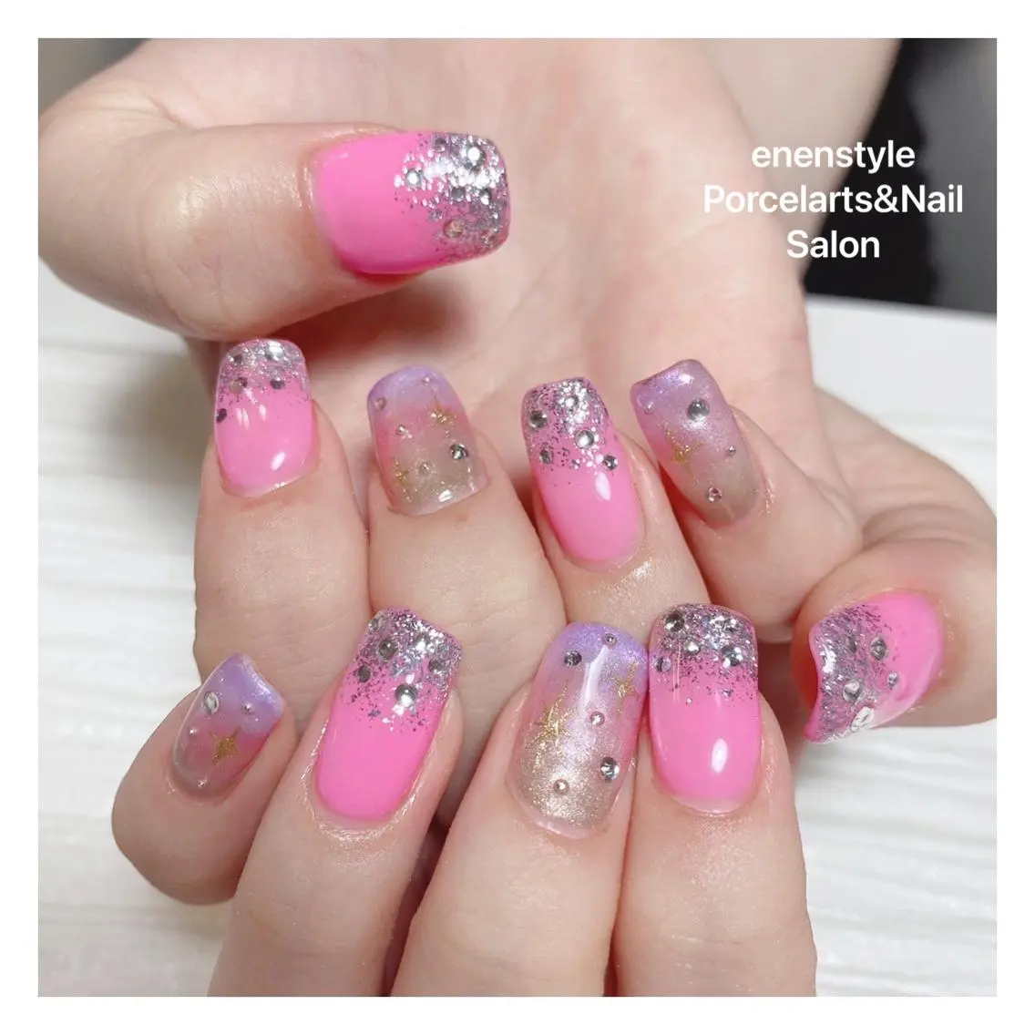 ミディアム ネイル ハンドネイル 🐾enen style 🐾のネイルデザイン