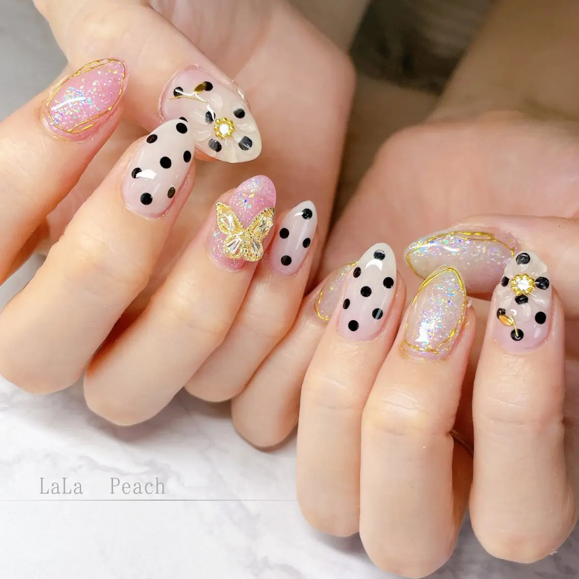 ネイル アートネイル ドット ジェルネイル ハンドネイル LaLa Peach 福岡のマツエク・マツパデザイン