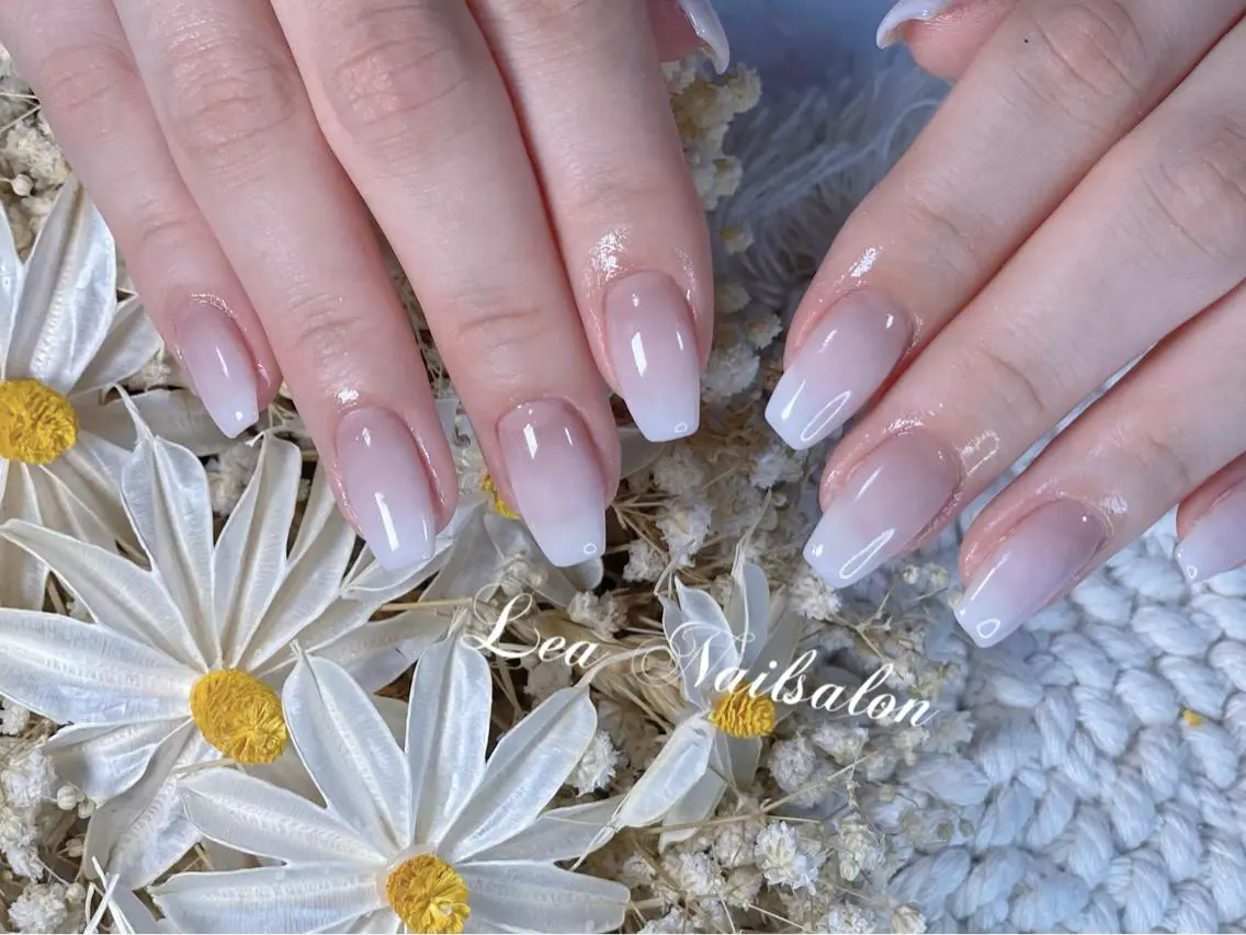 セミロング カラー ネイル Le’a NailSalonのネイルデザイン