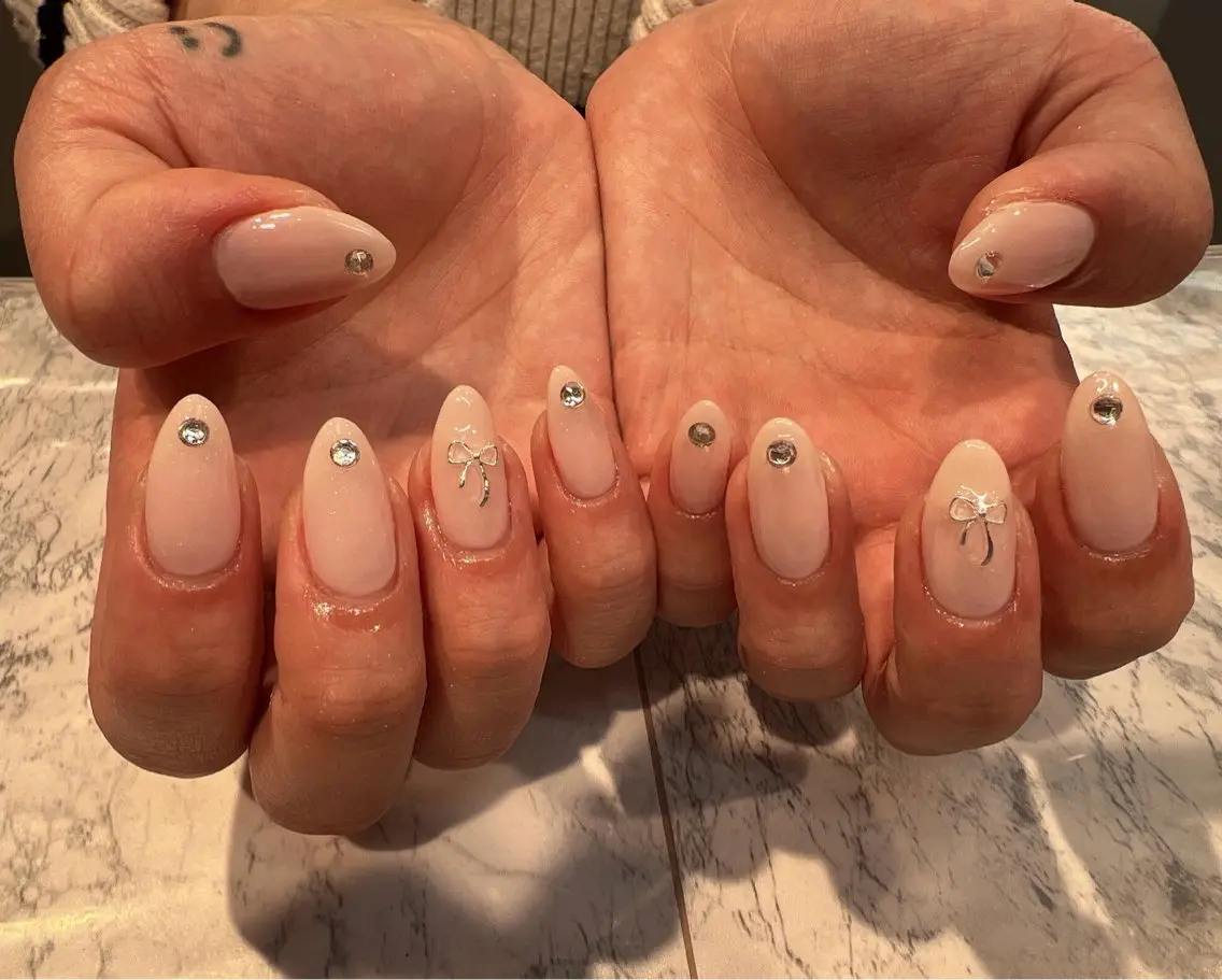 ネイル リボン ハンドネイル Lavish nailのネイルデザイン