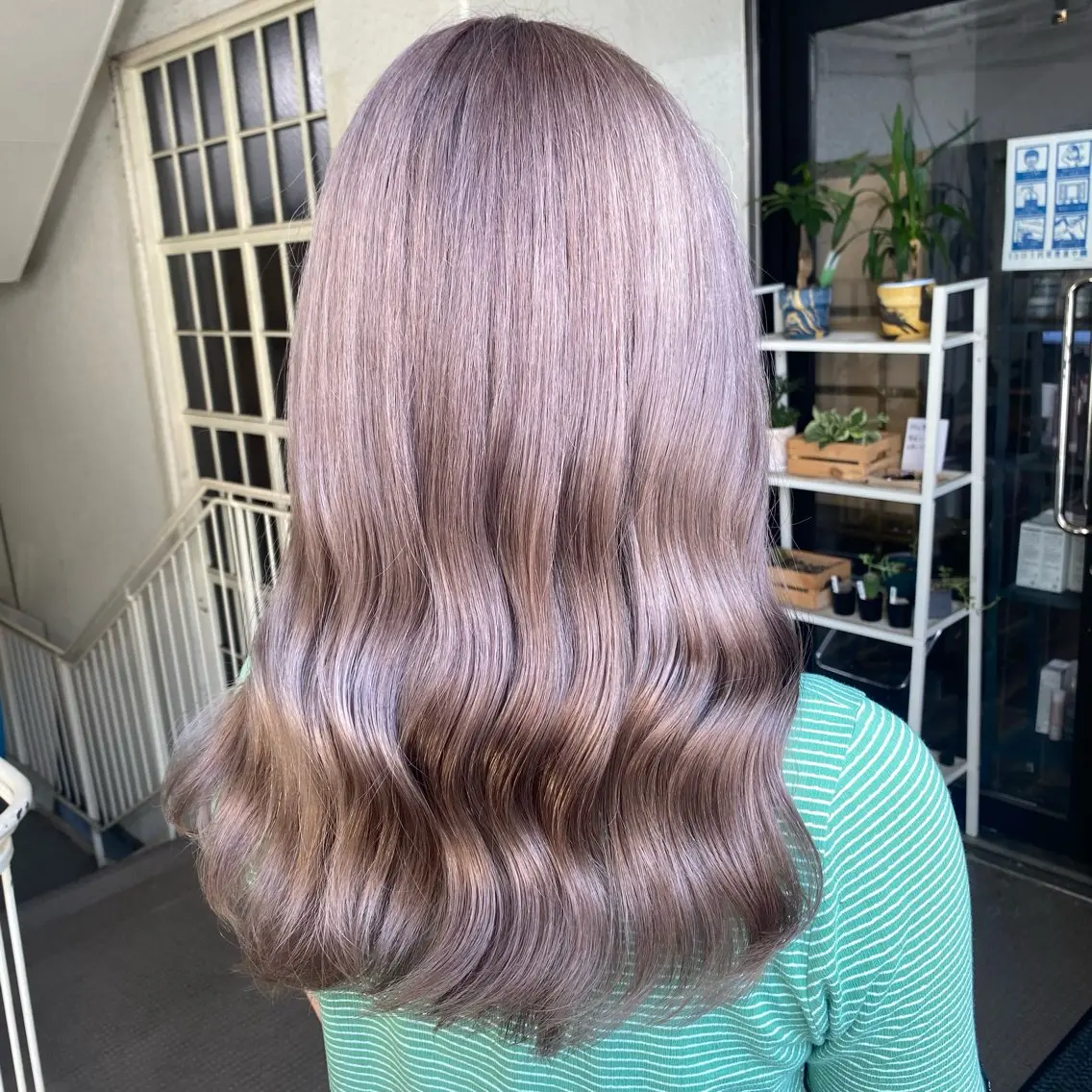 ミディアム カラー ヘアアレンジ ヘアカラー トリートメント 🌟🍒ハイトーン 韓国ヘア/ユウミのヘアスタイル