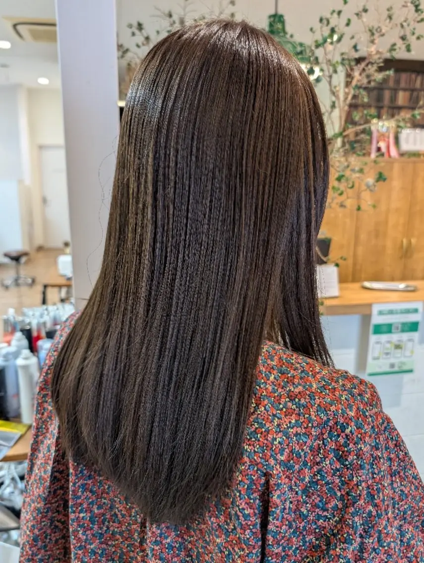 カラー 西 亜佑奈のヘアスタイル