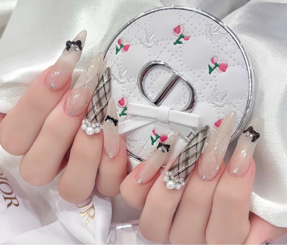 ネイル ハンドネイル Luvia Ginzaのネイルデザイン