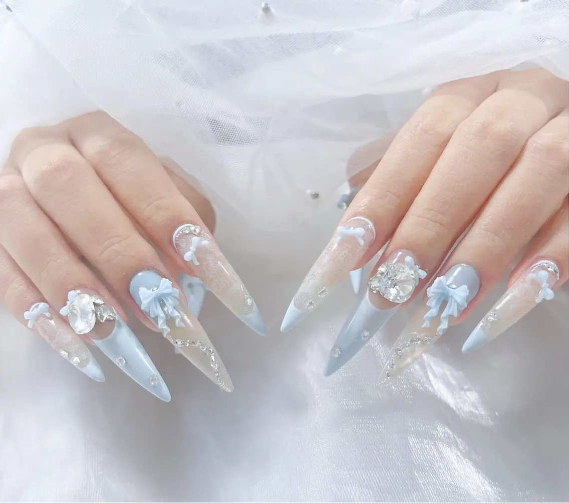 ネイル オーロラネイル クリアネイル フラッシュネイル ジェルネイル グラデーション ハンドネイル Amee Nail Salonのネイルデザイン