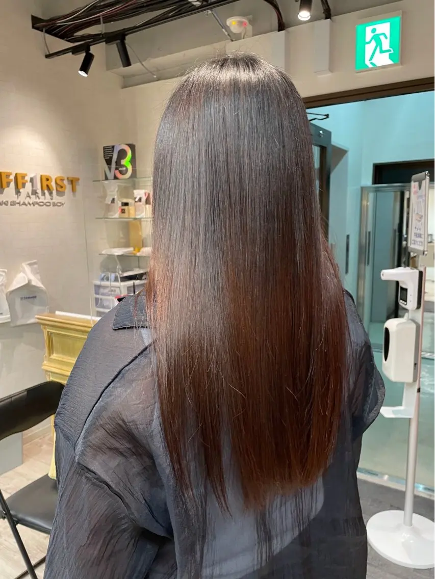 ロング 髪質改善 縮毛矯正 小山 耕実のヘアスタイル