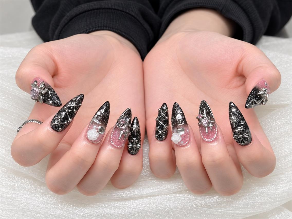 ネイル ロングネイル シルバー NAILS 168 大塚のネイルデザイン