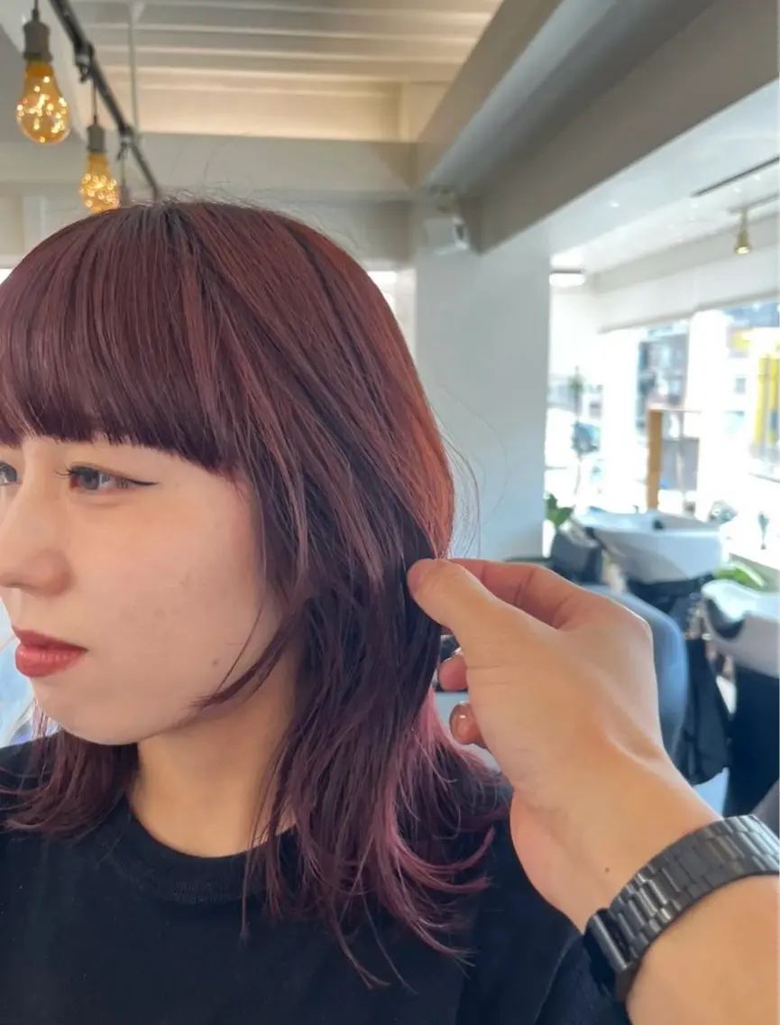 ミディアム カラー ブリーチ ボルドーカラー ブリーチなしカラー ヘアカラー すどう あしゅりのヘアスタイル