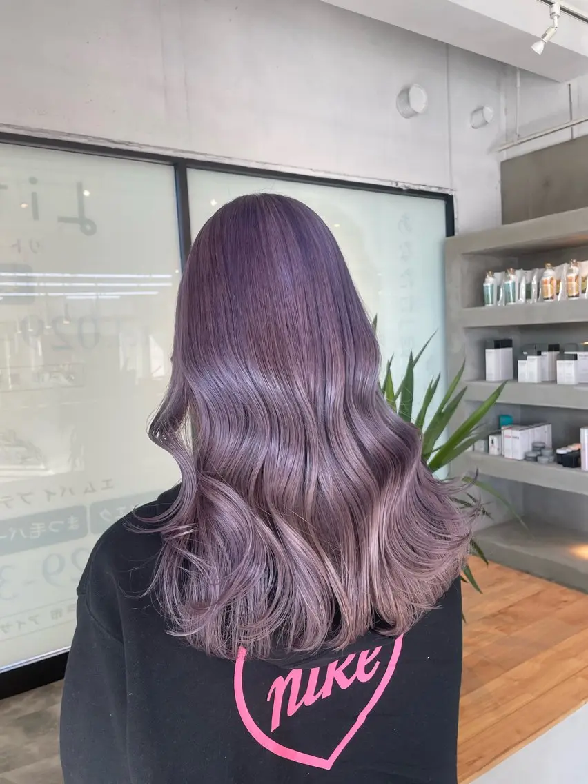 カラー ブリーチ ハイトーンカラー ラベンダーカラー カット ヘアカラー ハイトーンカラー🩵 指名多数💗横山聖奈のヘアスタイル