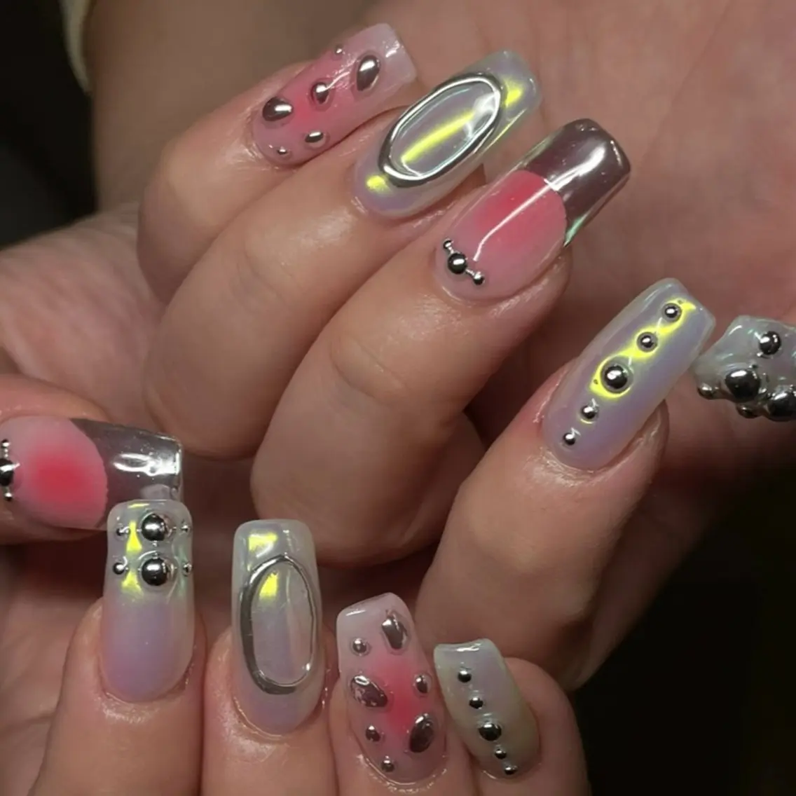 ネイル アートネイル オーロラネイル ミラーネイル 🦋hana / nail / AOのネイルデザイン