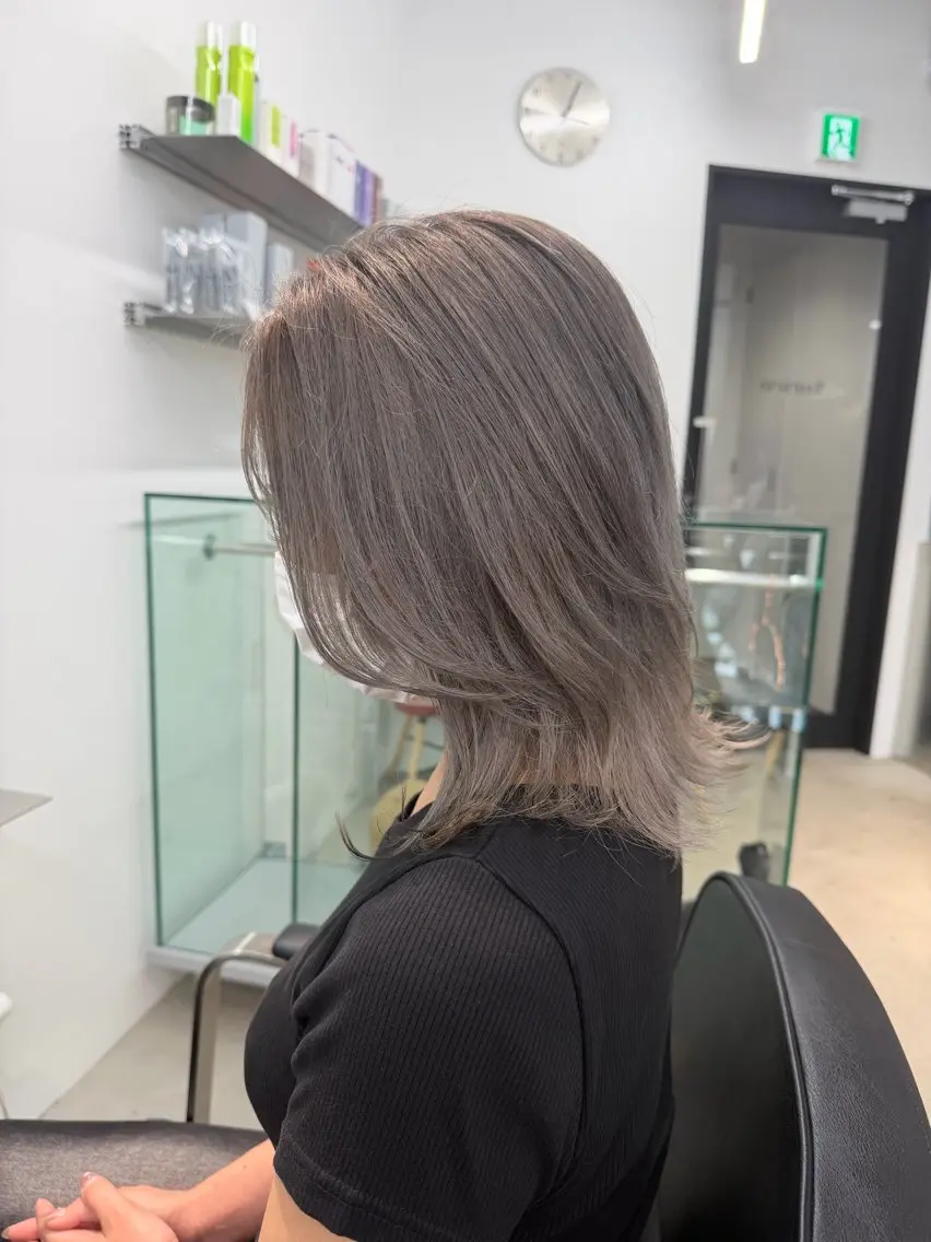 セミロング ブリーチ特化🎖️ピ ンクカラー高橋さやかのヘアスタイル