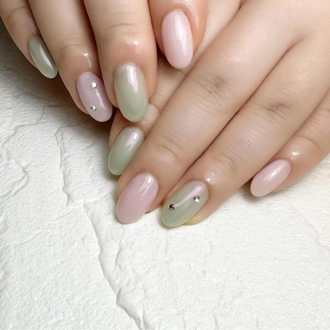 ネイル グリーン ピンク シンプルネイル ハンドネイル ameria meguのネイルデザイン