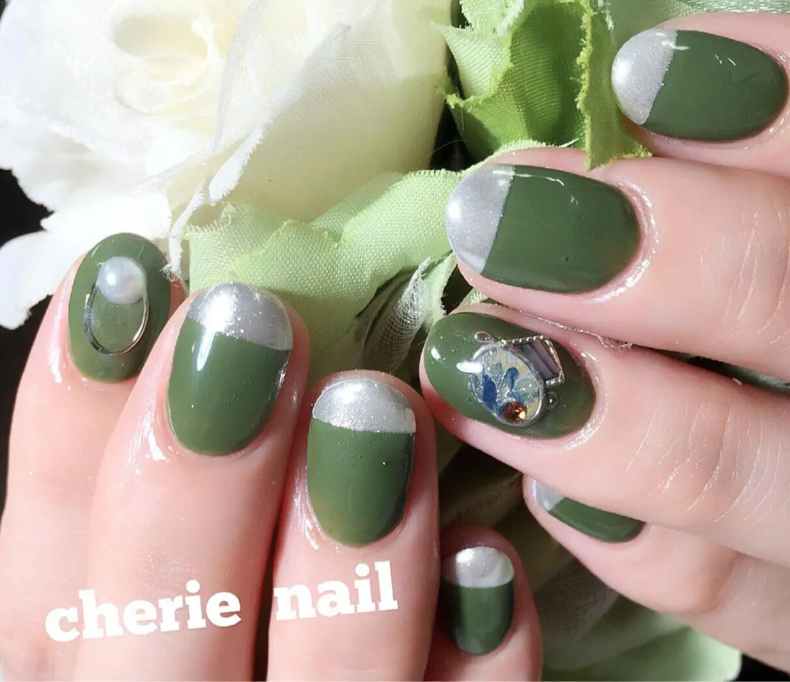 ネイル ミラーネイル 馬場 鮎のエステ・リラクイメージ