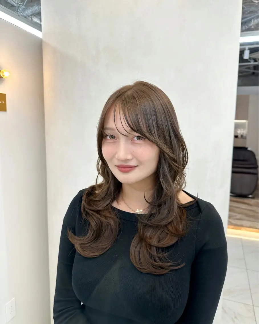 ロング カラー ベージュカラー ブラウンカラー 透明感カラー ヘーゼル カット ヘアカラー トリートメント ヘアセット 韓国風レイヤーカラー ライムのヘアスタイル
