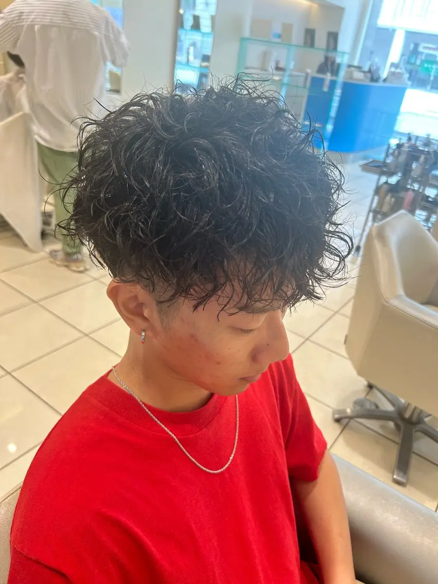 ミディアム パーマ メンズパーマ 副店長ユウタのヘアスタイル