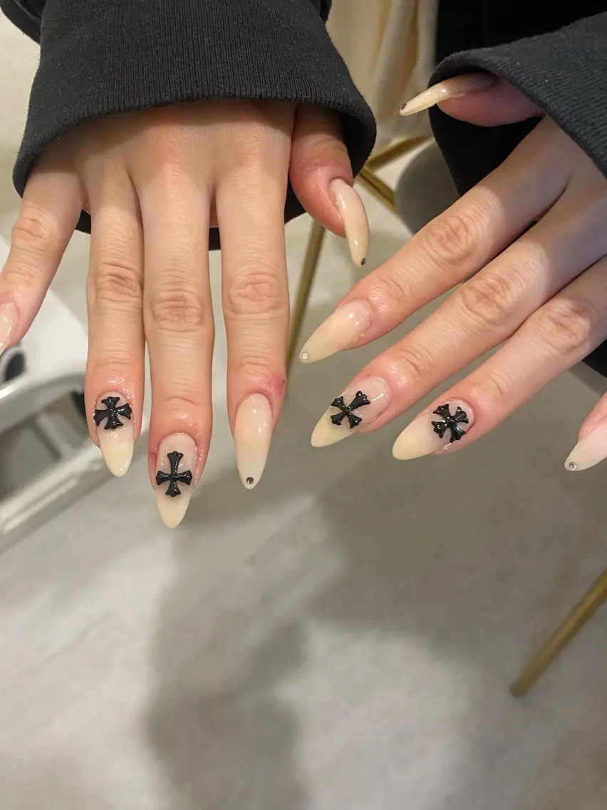 ネイル Lim nail🤍 Ayaのネイルデザイン