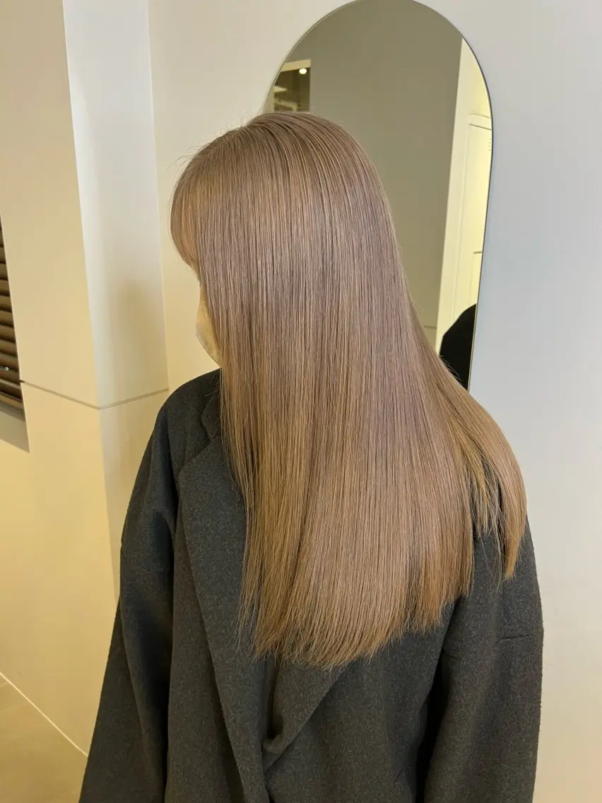 【大人ハイトーンはこちら⭕️】カット+1ブリーチ+全体カラー+トリートメントの写真