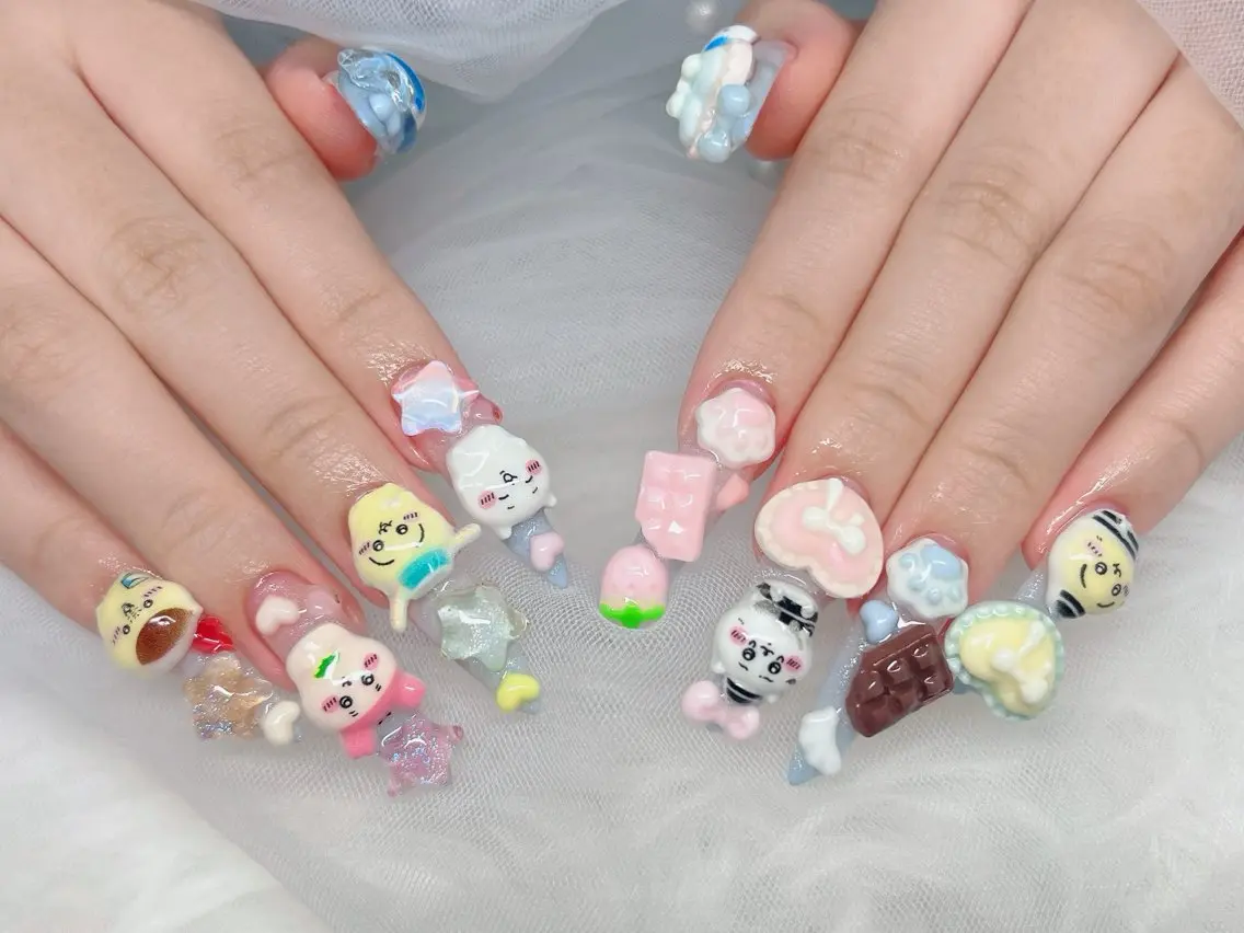 ネイル ブルー チークネイル ドット フレンチネイル ジェルネイル ハンドネイル Kei Nail Salonのネイルデザイン