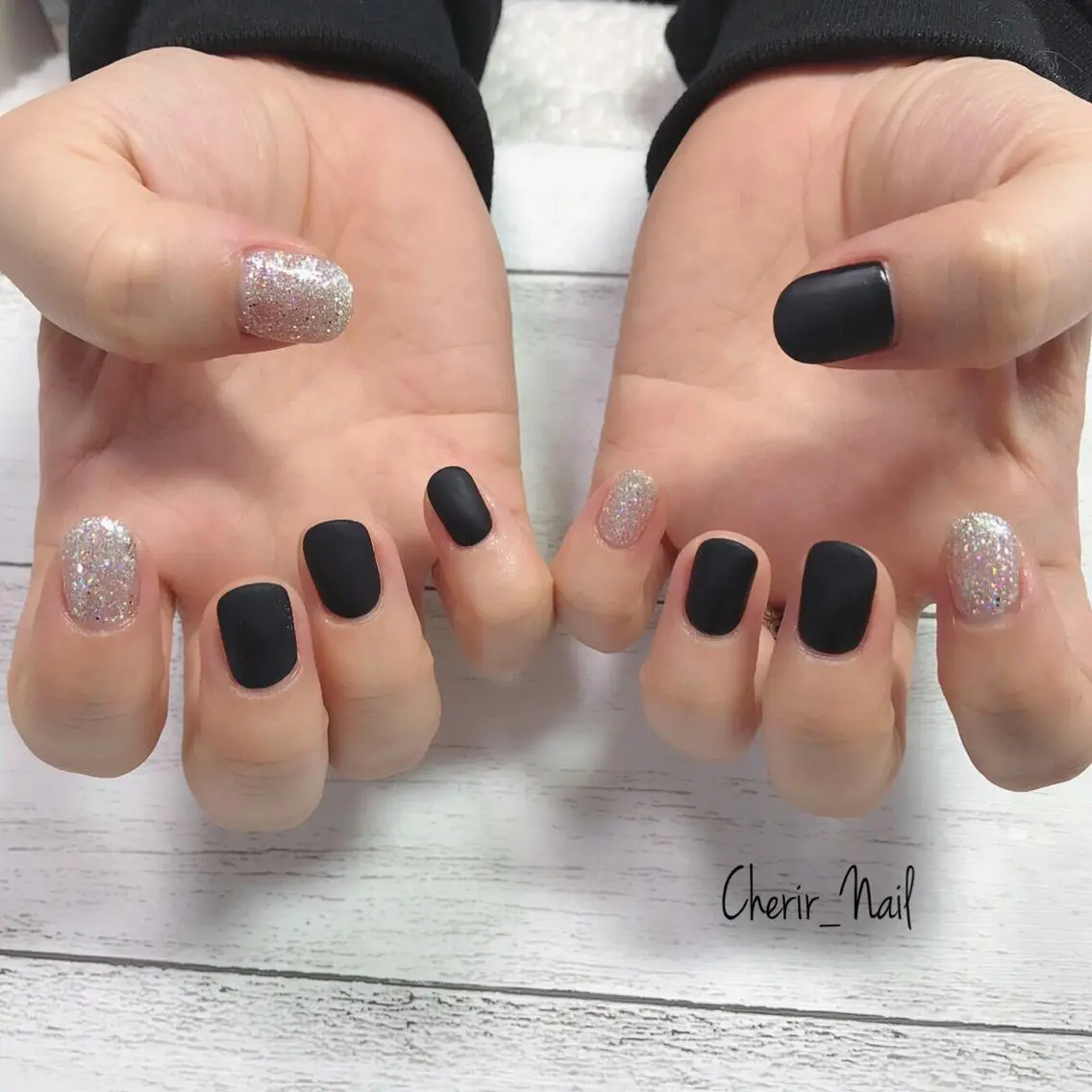 ネイル カジュアル ラメ(グリッター) マットネイル ワンカラーネイル シルバー Cherirnail kaoriのネイルデザイン