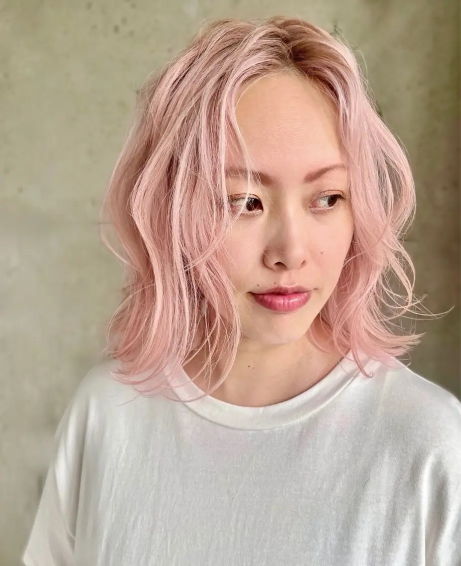 ミディアム カラー ブリーチ ケアブリーチ デザインカラー ピンクカラー ヘアカラー 派手髪デザインカラー ヒロカのヘアスタイル
