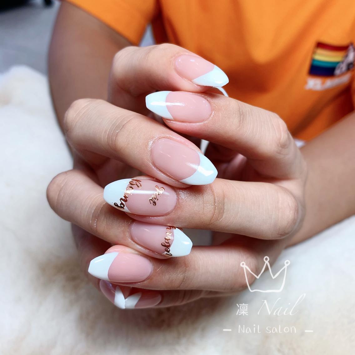 ミディアム カラー ネイル Le’a NailSalonのネイルデザイン