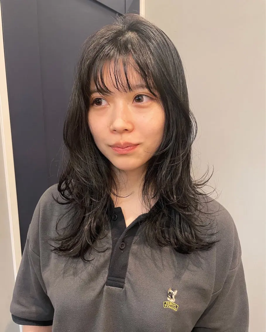 セミロング カラー レイヤーカット カット ヘアカラー 狩野 羅夢のヘアスタイル
