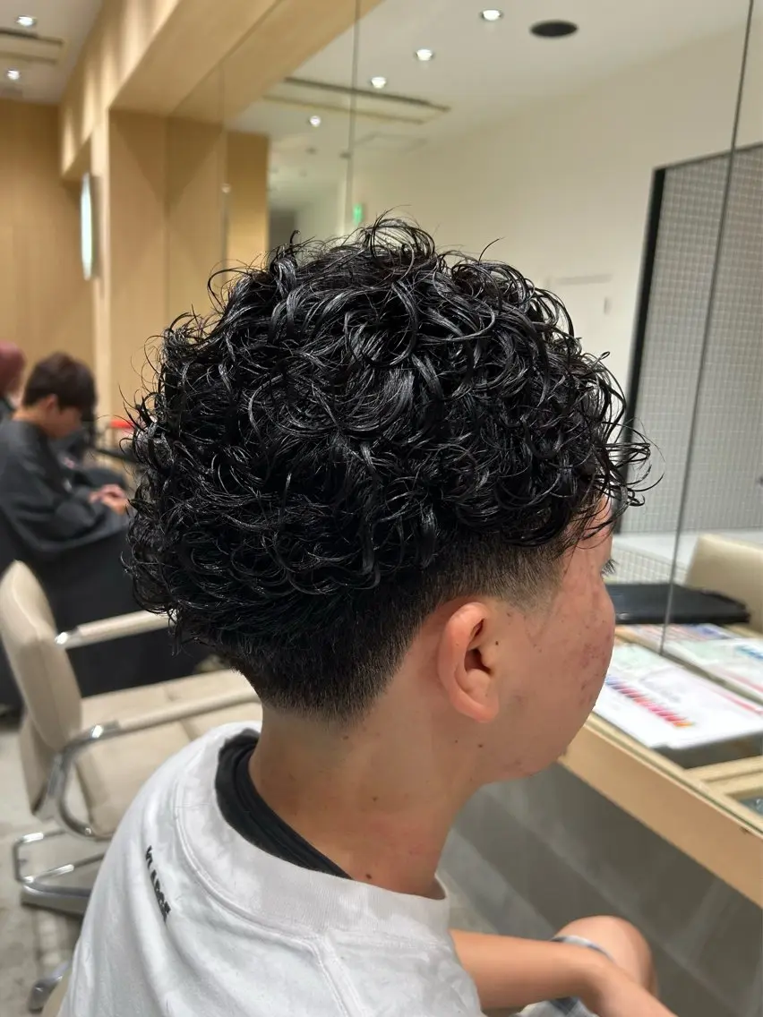パーマ メンズ フェードカット メンズパーマ カット パーマ 🐲ツイスパ🐲 フェード/龍のヘアスタイル