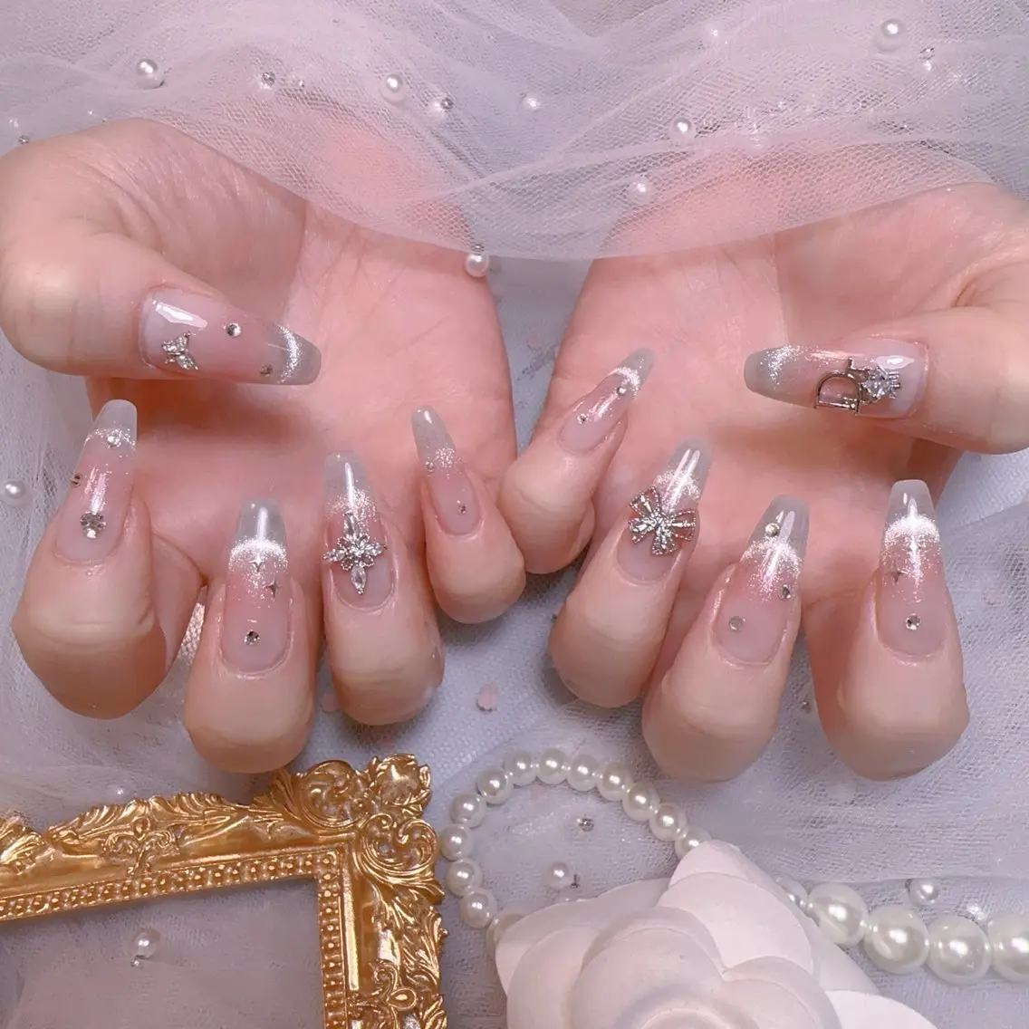 ネイル オーロラネイル フットネイル 韓国ネイル ラメ(グリッター) ラメグラデーション ハンドネイル Belle nail salon 新小岩のネイルデザイン