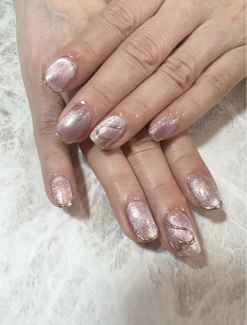 ネイル ハート キラキラネイル ミラーネイル スクエアネイル Alococo nail🎀miyuのネイルデザイン