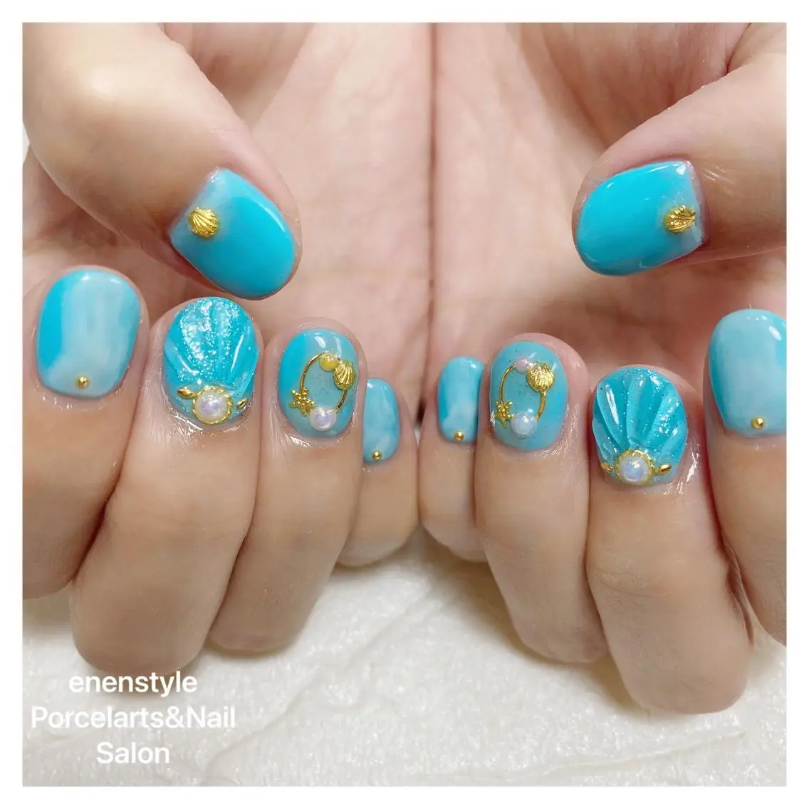 ミディアム ネイル ハンドネイル 🐾enen style 🐾のネイルデザイン