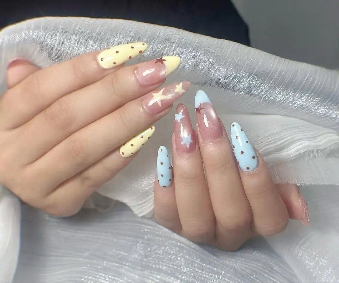 ネイル アートネイル ボルドー フレンチネイル ジェルネイル 氷ネイル・うるうるネイル ハンドネイル Julie NailSalonのネイルデザイン
