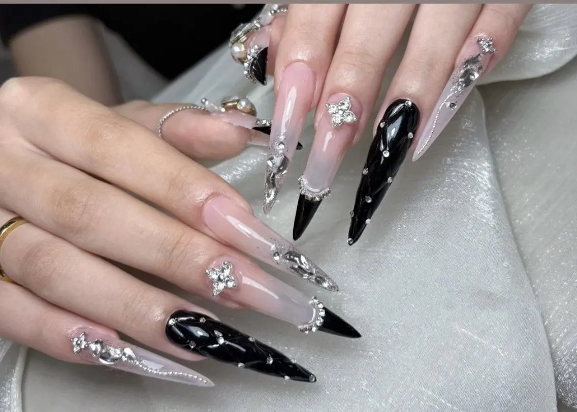 ネイル ハンドネイル Luna Nailsのネイルデザイン
