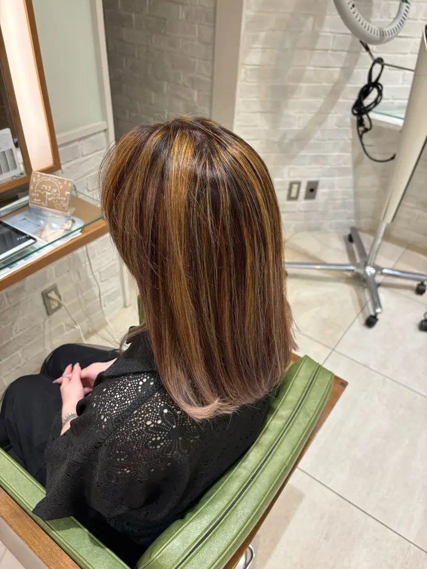 ミディアム ハイライト 小川 早喜のヘアスタイル