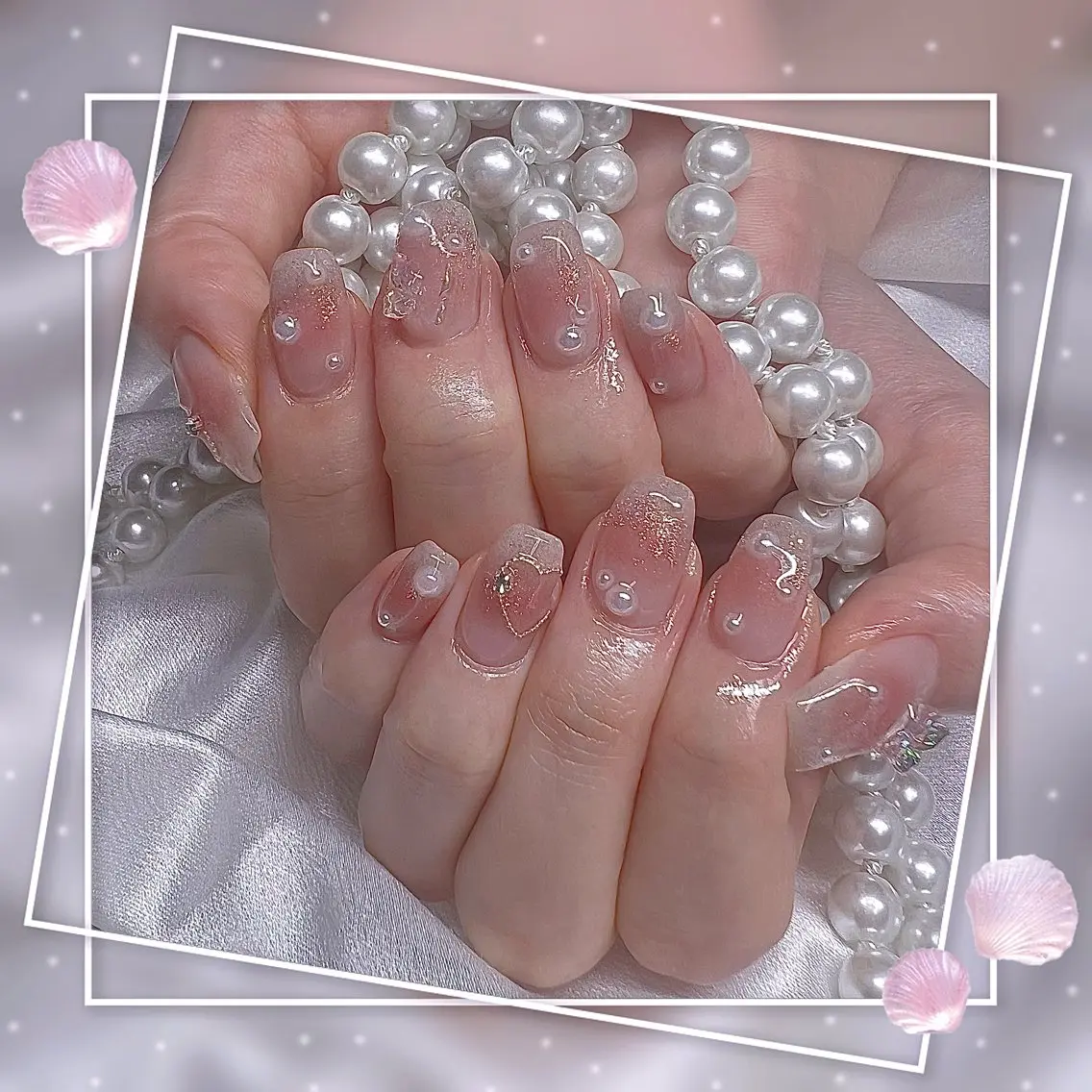 ネイル フレンチネイル グラデーション キラキラネイル 韓国ネイル マグネットネイル ハンドネイル ハンドケア Chill Nailsalonのネイルデザイン