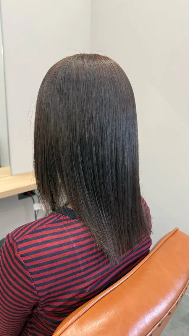 ミディアム カラー 奥尾 安奈のヘアスタイル