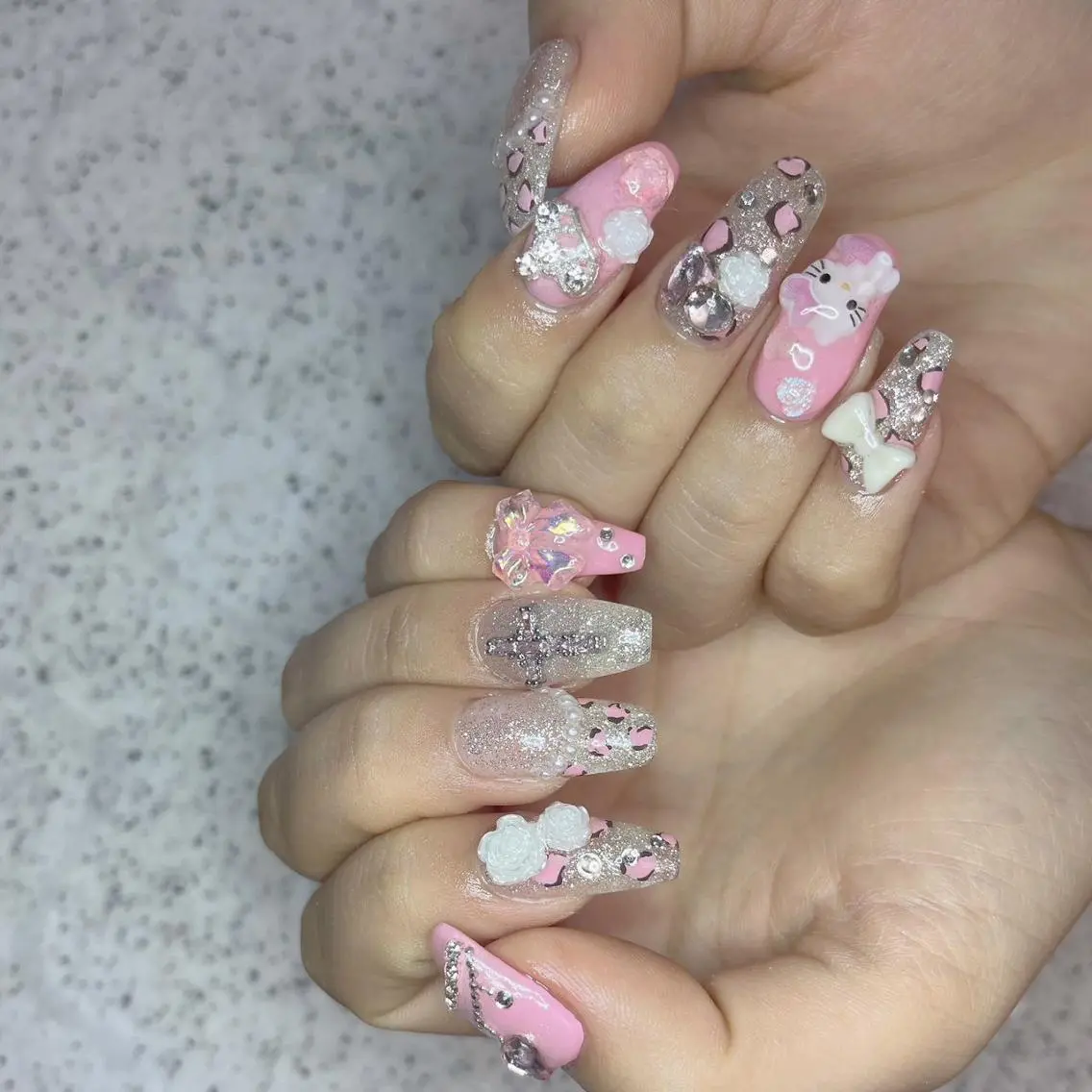 ネイル ネイルチップ Queen‘s なんのネイルデザイン