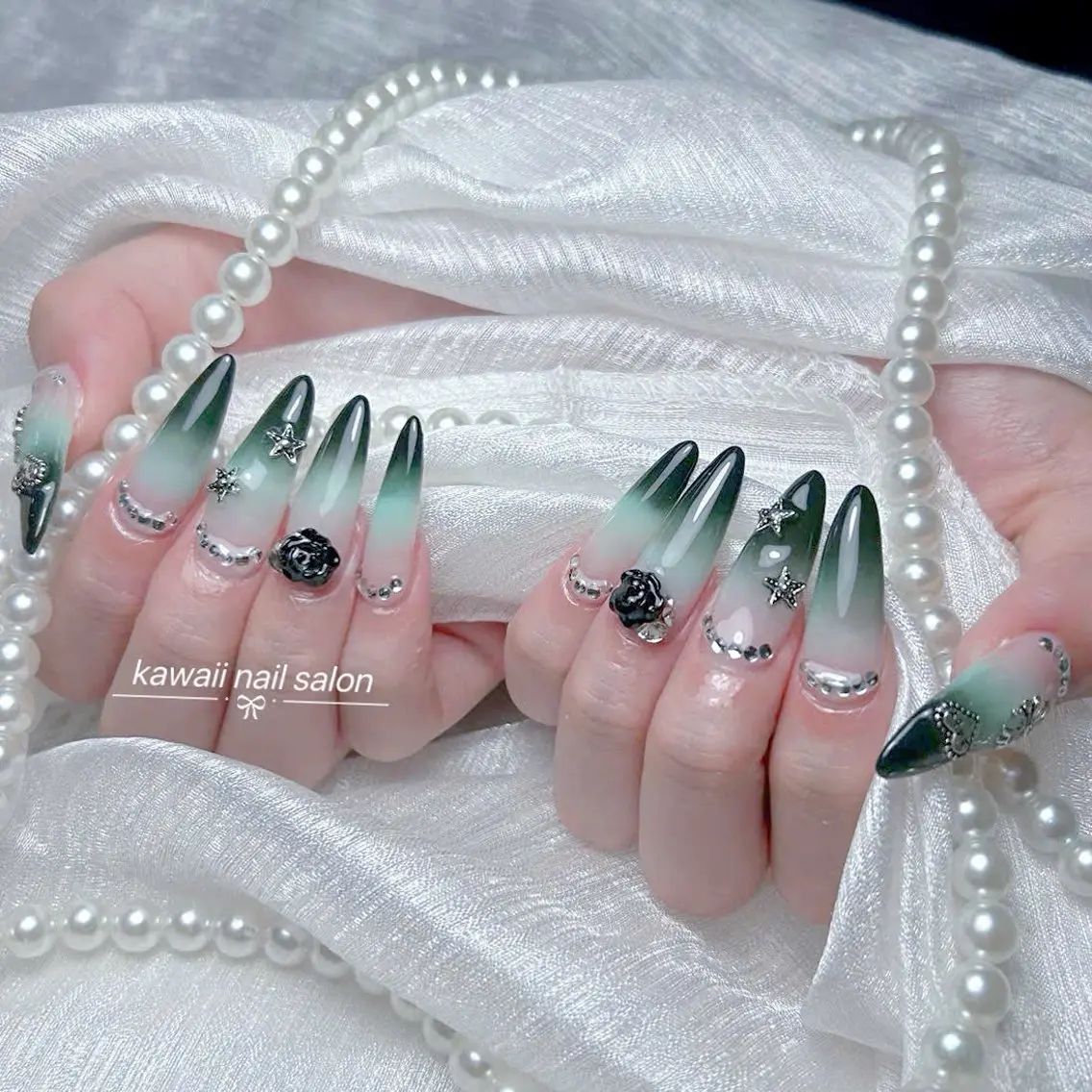 ネイル チークネイル ドット フットネイル フレンチネイル グラデーション Kawaii _Nailのネイルデザイン