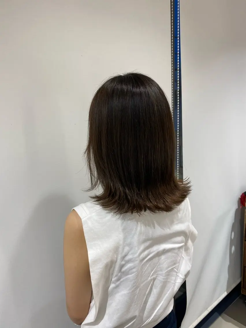 ミディアム カラー mei / レイヤー 顔まわり 🤍のヘアスタイル