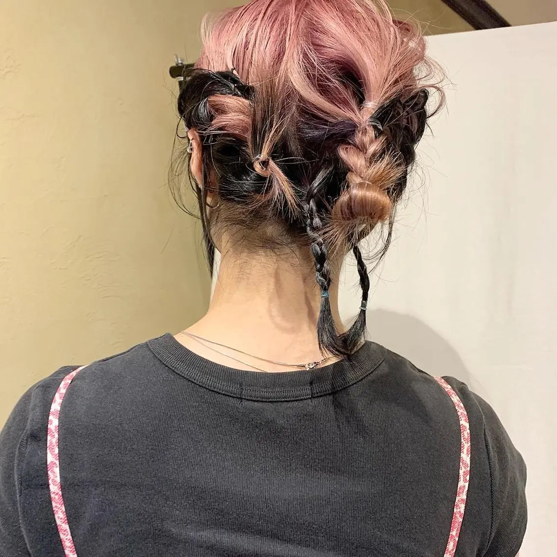 ミディアム カラー ヘアアレンジ 本間 結衣のヘアスタイル