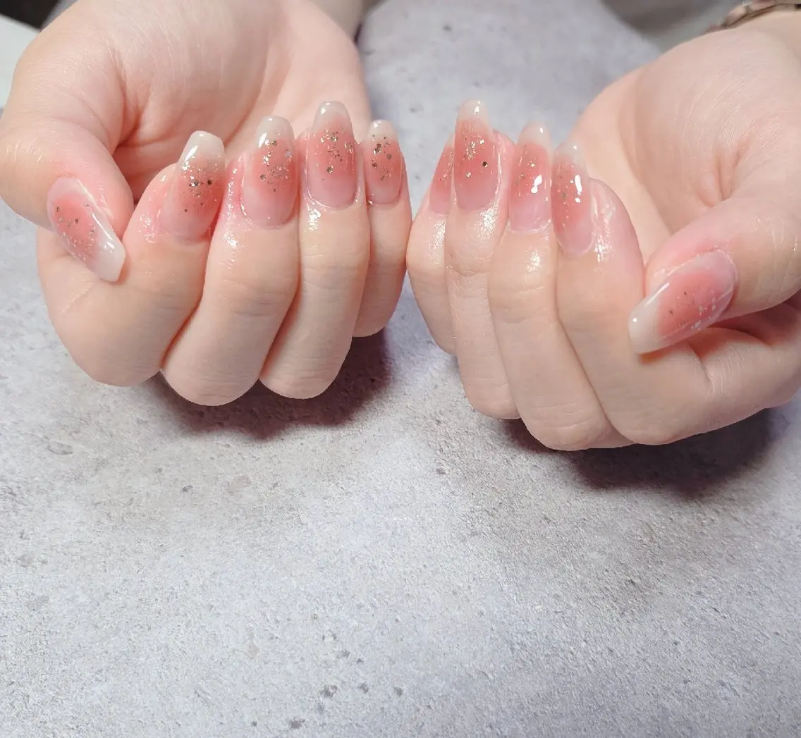 ネイル チークネイル オフィスネイル 赤色 ワンホンネイル ハンドネイル flure de neige yukiのネイルデザイン