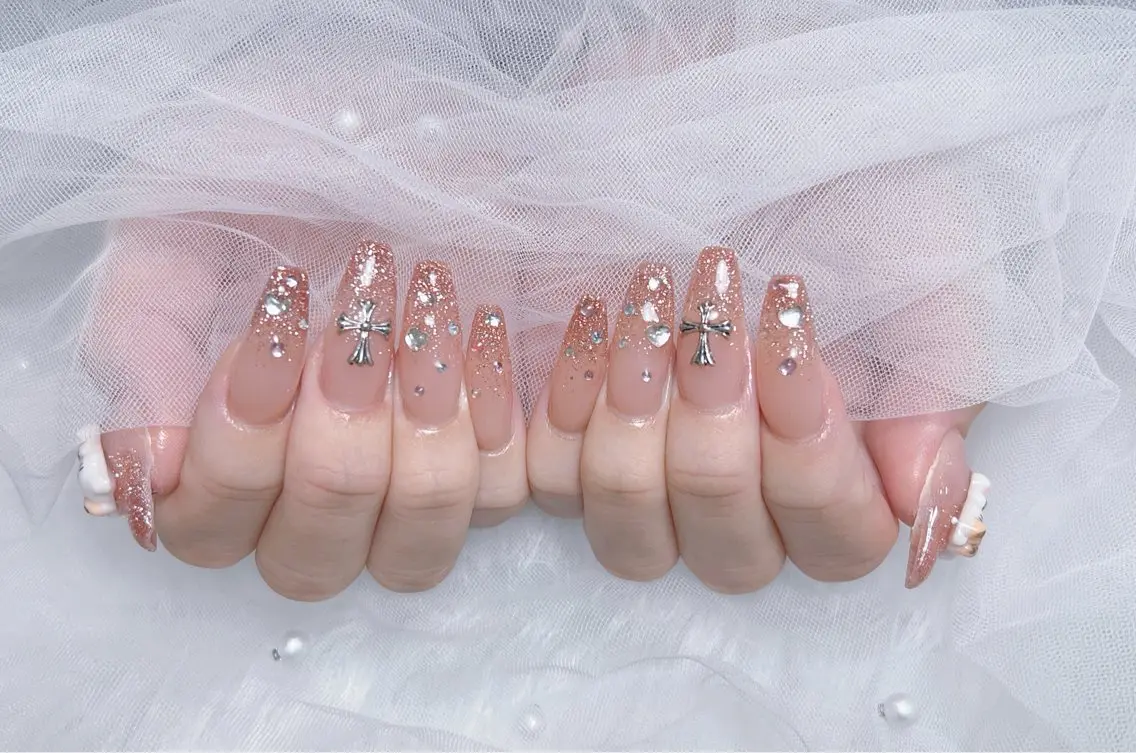 ネイル アートネイル オーロラネイル チークネイル 長さ出し フットネイル Miya _nailのネイルデザイン