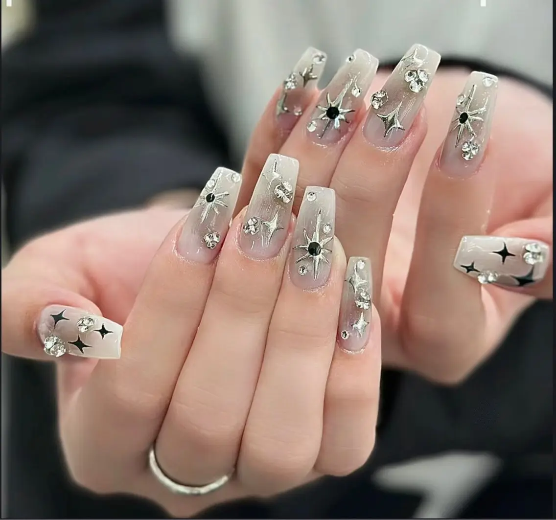 ネイル ハンドネイル ハンドケア 🍑 momo_nailのネイルデザイン