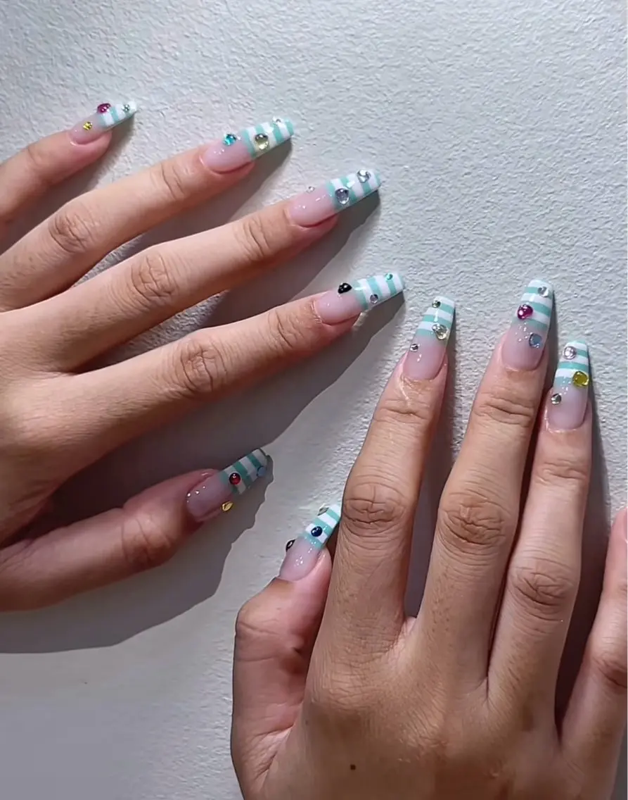 ネイル フレンチネイル ジェルネイル 韓国ネイル マグネットネイル 持ち込み ハンドネイル Royal nail_Mimiのネイルデザイン