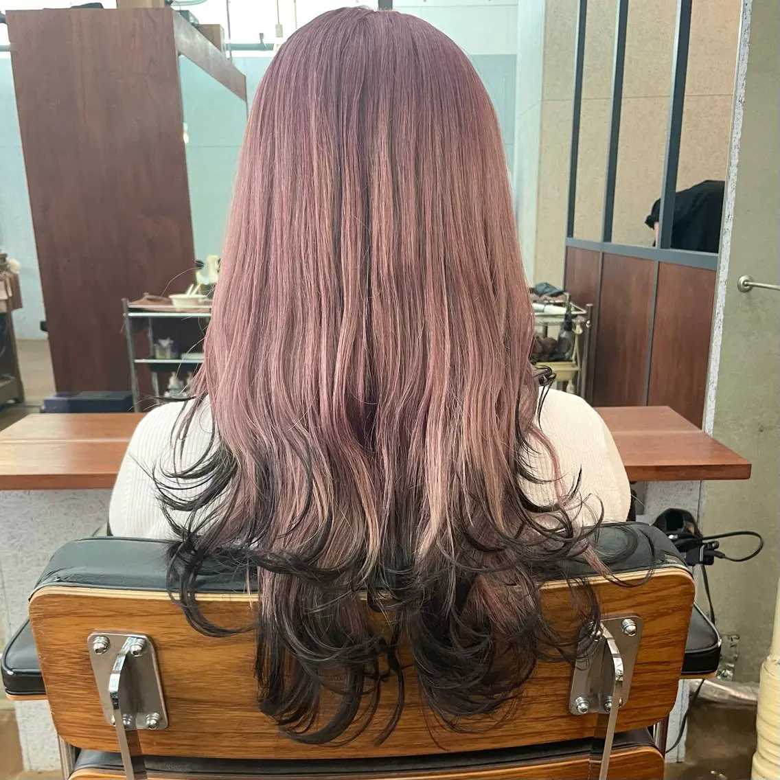 ロング カラー メンズ メンズウルフカット 黒髪 ピンクカラー ウルフカット カット ヘアカラー トリートメント ヘアセット ✂︎ウルフ・ショート ✂︎MIKUNIのヘアスタイル