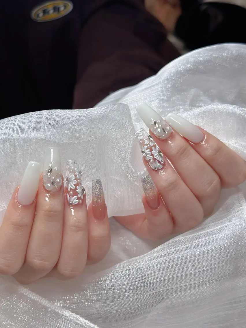ネイル ジェルネイル グラデーション キラキラネイル 春ネイル ネイル👑クイーンズ NailQueensのネイルデザイン