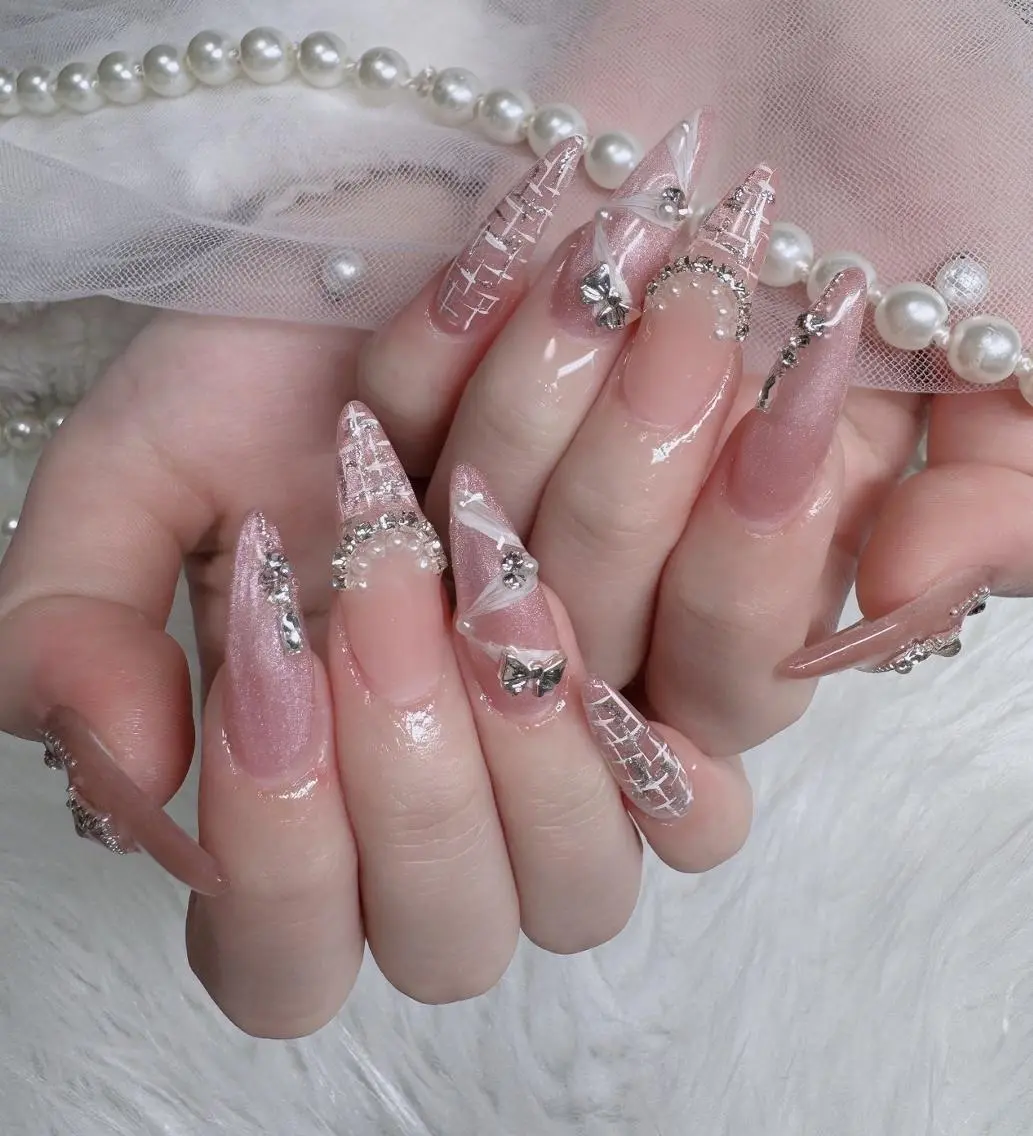ネイル オーロラネイル フレンチネイル ジェルネイル ハロウィン キラキラネイル ハンドネイル H.baby Nail Salonのネイルデザイン