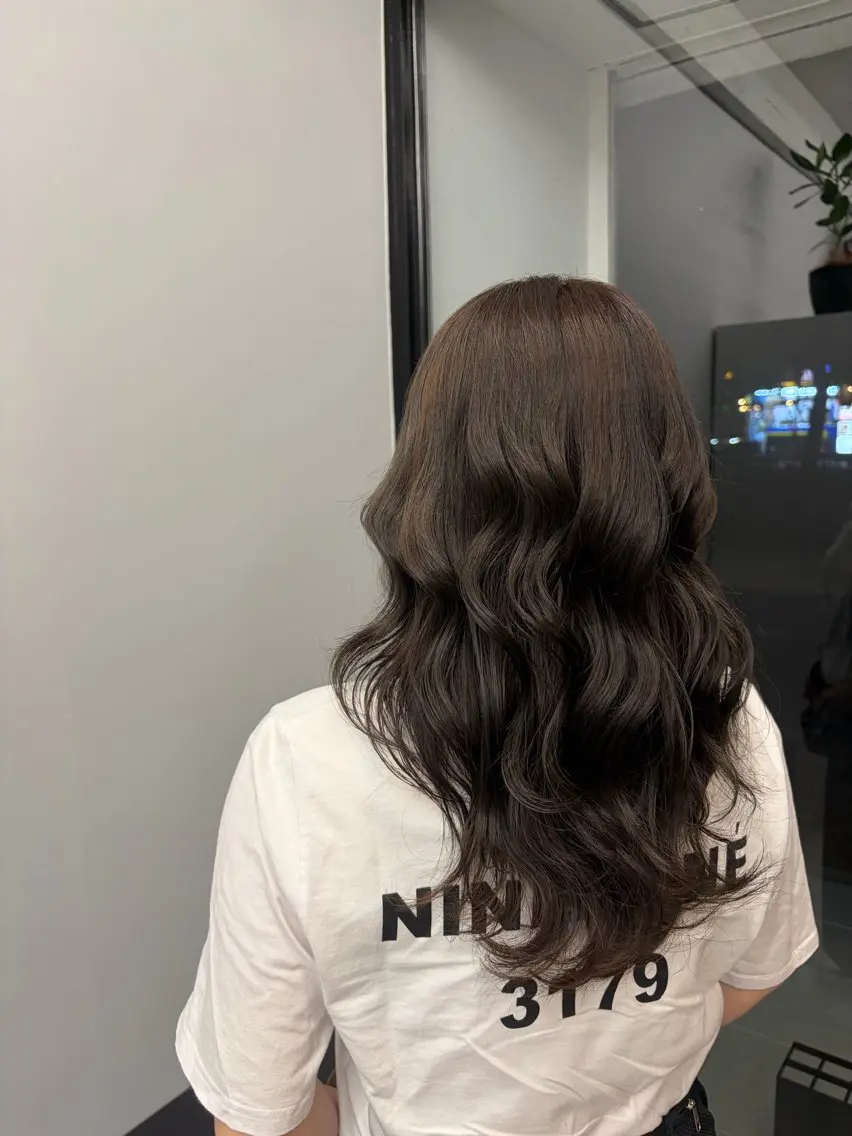 ロング ラベンダーベージュ Rhapsody cocomiのヘアスタイル